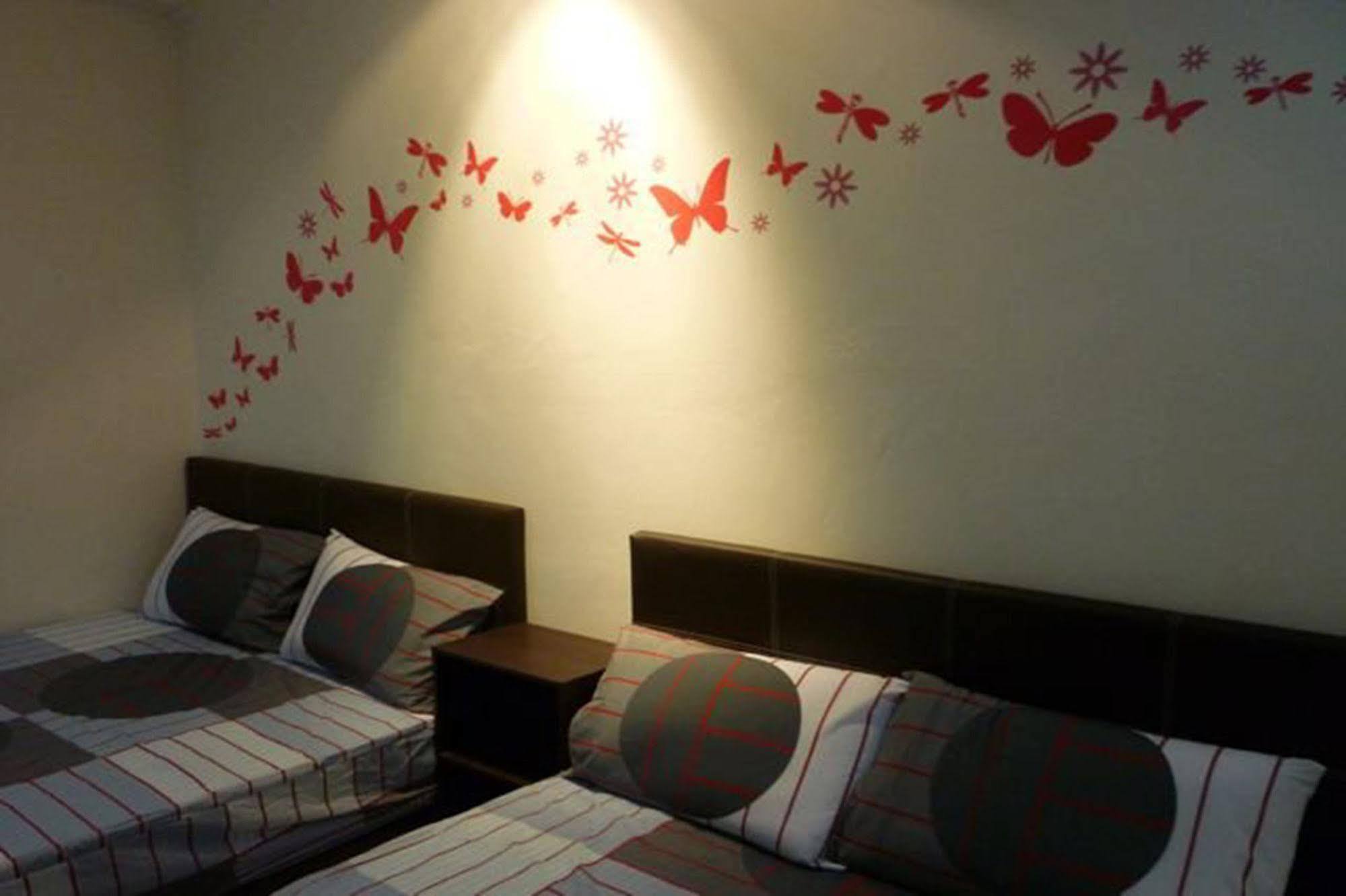 One Motel And Cafe Kuah Exterior foto