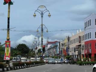 One Motel And Cafe Kuah Exterior foto